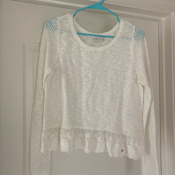 Abercrombie White Flowy Sweater 